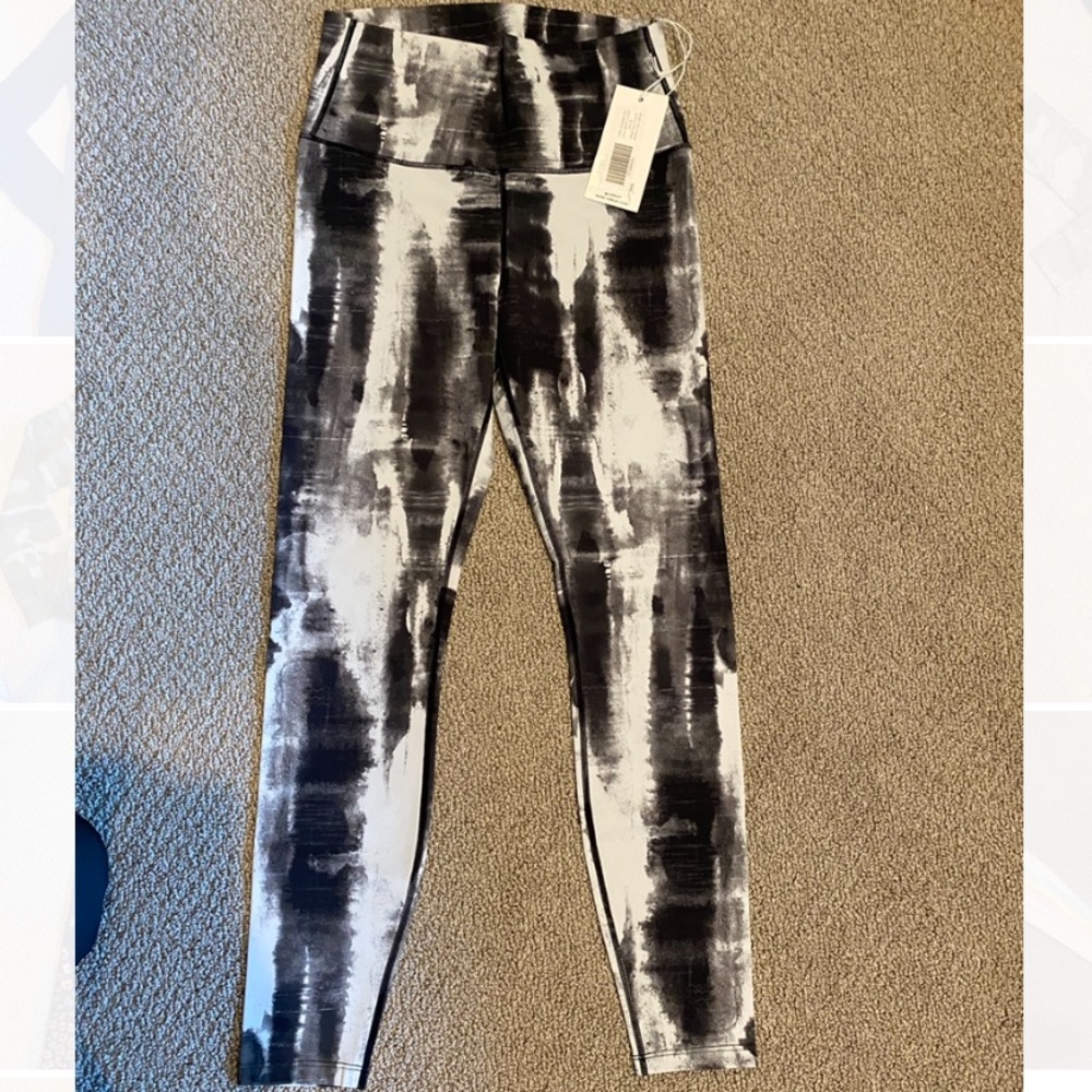 Varley White and Black High Rise 7/8 Legging